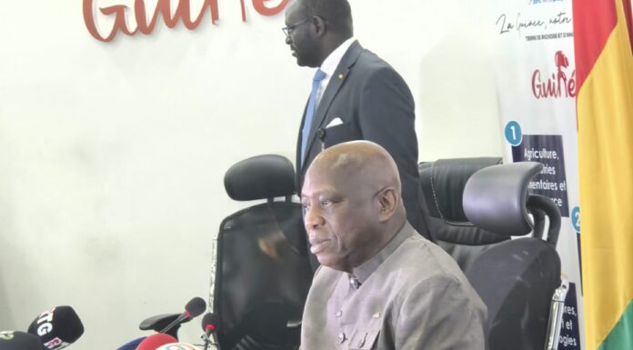 Morisanda Kouyaté face à la presse : » Ils ont qu’à insulter plus que ça, nous sommes au service de la nation guinéenne «