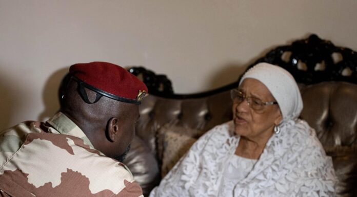 DÉCÈS DE HADJA ANDRÉE TOURÉ : le père de la nation, président Mamadi Doumbouya s’exprime !